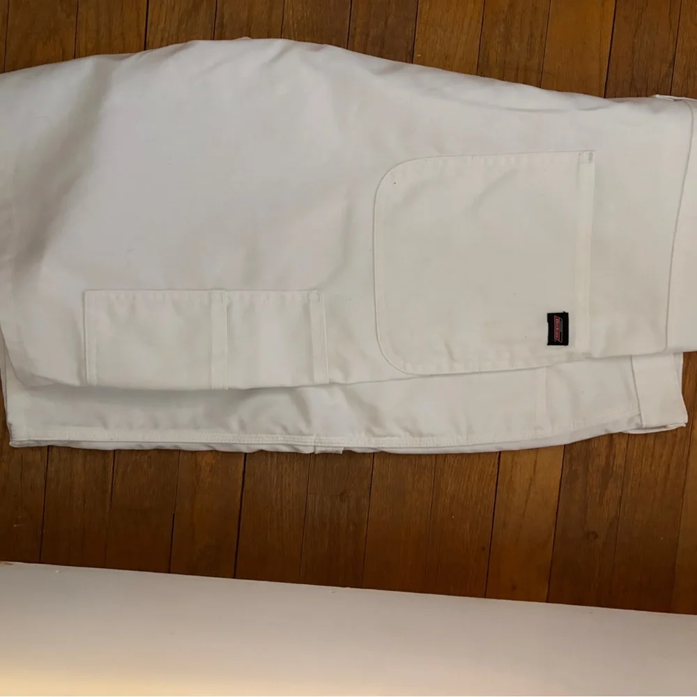 Dickies Men's White Flat Front Shorts - Picture 2 of 6